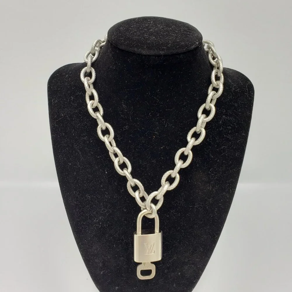 Authentic Louis Vuitton Padlock w/Unbranded Stainless Steel Plated Silver Chain - Picture 1 of 10